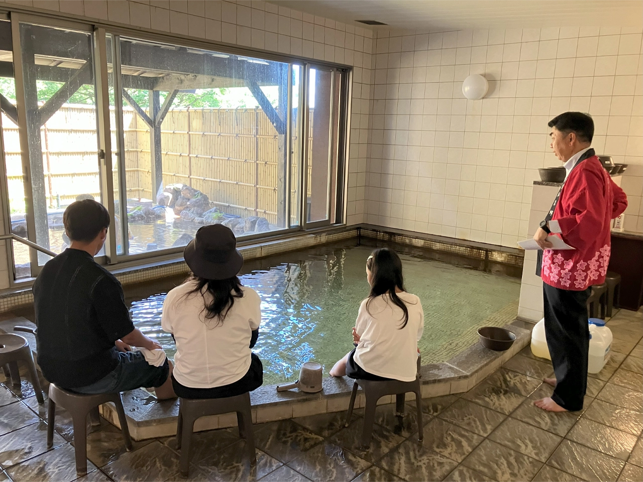 ハーフデイ・<br>健康と学びコース<br class='br-sp'><span class='sub'>(約3時間)</span><br><span class='catch'>〜地熱が支える健康と防災を、<br class='br-pc'>体で学ぶ〜</span>