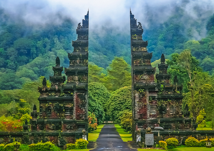 バリ島の割れ門