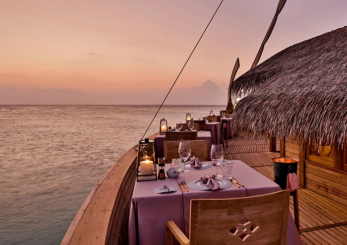 水上レストランでのディナー