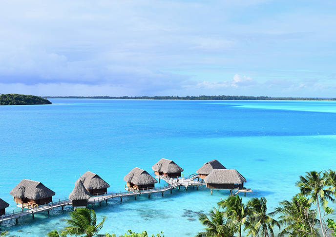 タヒチの水上コテージ