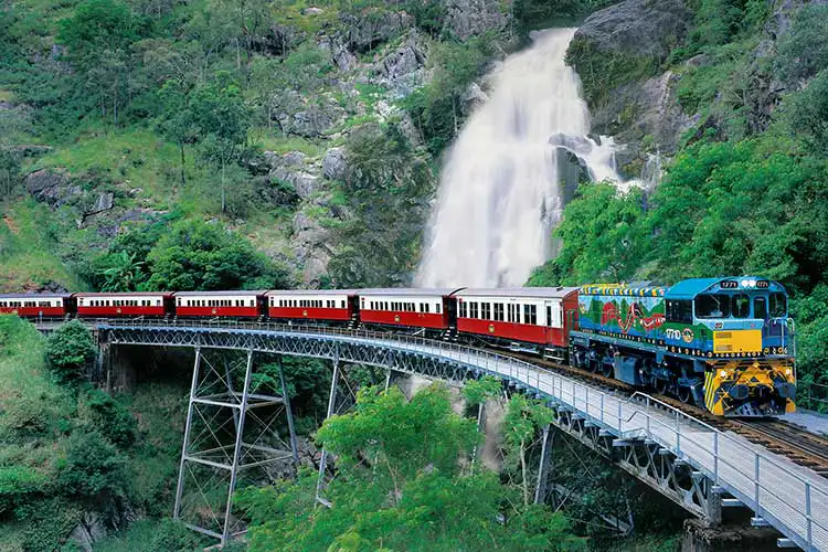 キュランダ列車