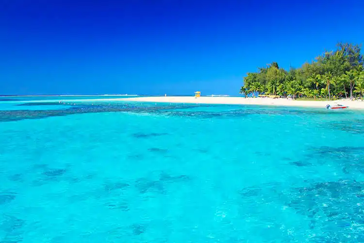 マニャガハ島のビーチ