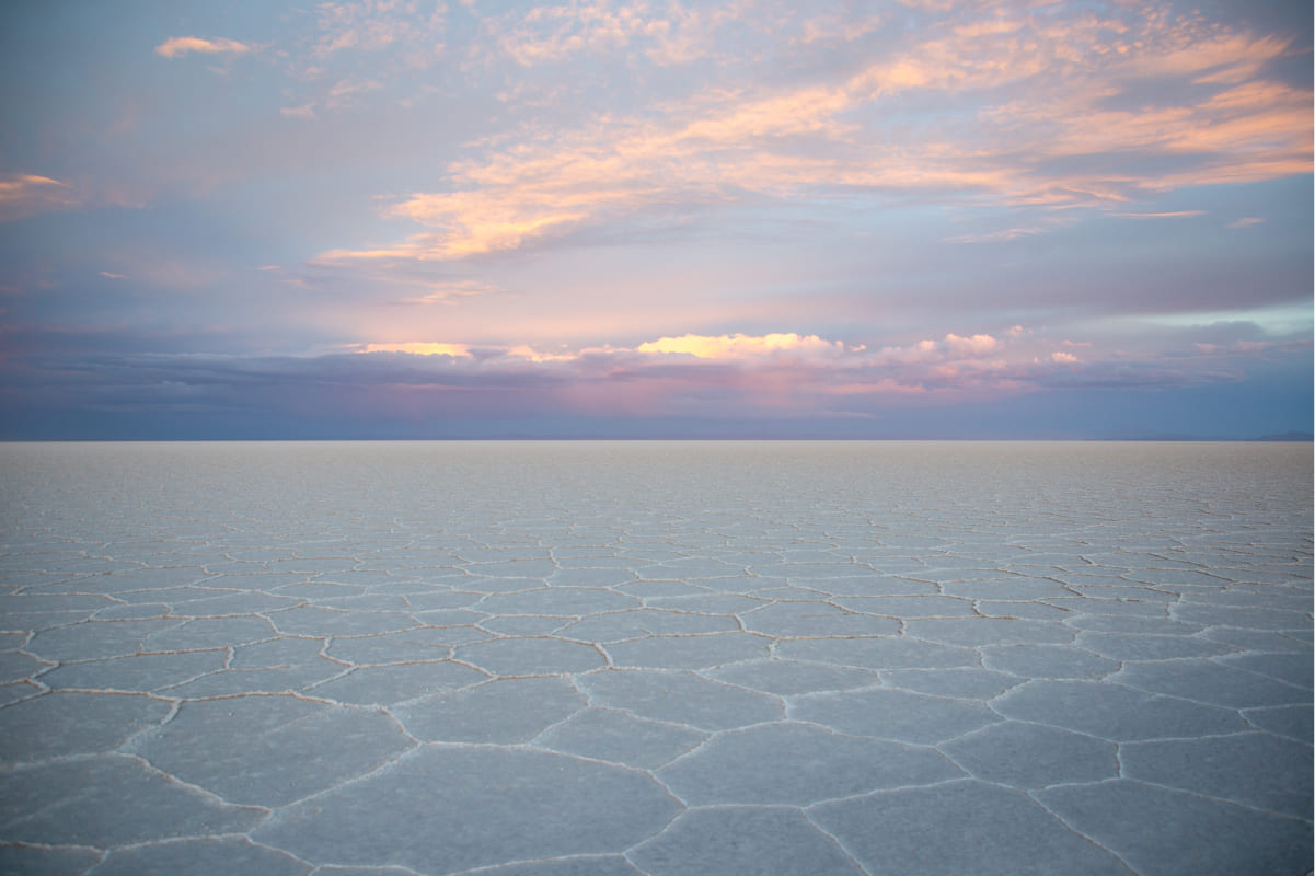 乾季のウユニ塩湖(塩原)