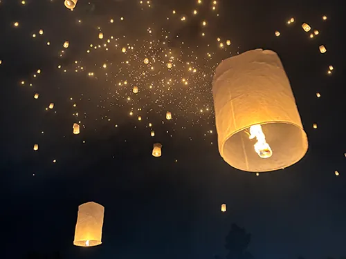 天燈上げ イメージ