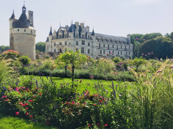 クリスマス色に染まるロワールの古城 シュノンソー城