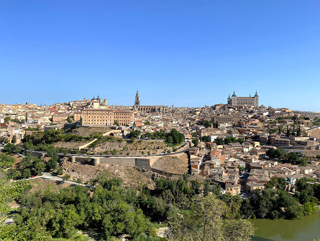 展望台からの眺めは絶景!世界遺産トレド観光午後ツアー(日本語観光ガイド付)