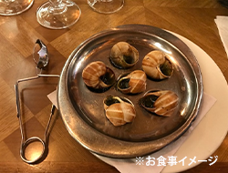 【カフェランチ付プラン】なら、人気店でフランス定番料理も楽しめる 