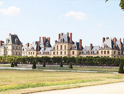 ナポレオンが愛したことでも有名なフォンテーヌブロー城を仏政府公認ガイドがしっかりご案内!