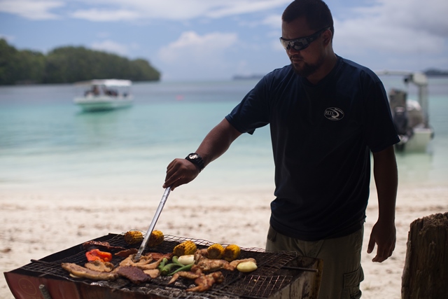 パラオでBBQランチが食べられるのはこのOPだけ!