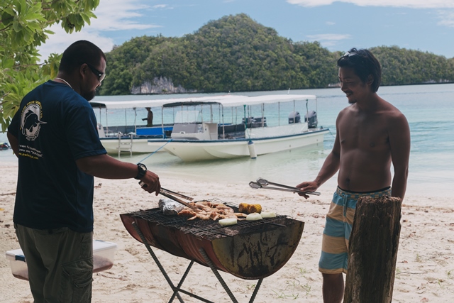 パラオでBBQランチが食べられるのはこのOPだけ!