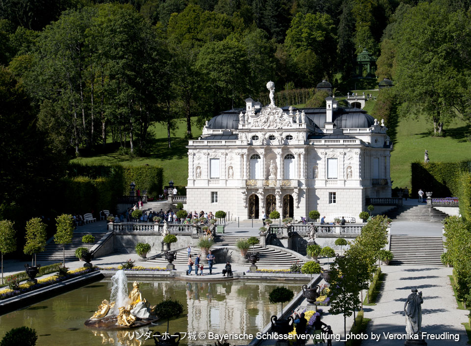 リンダーホーフ城外観