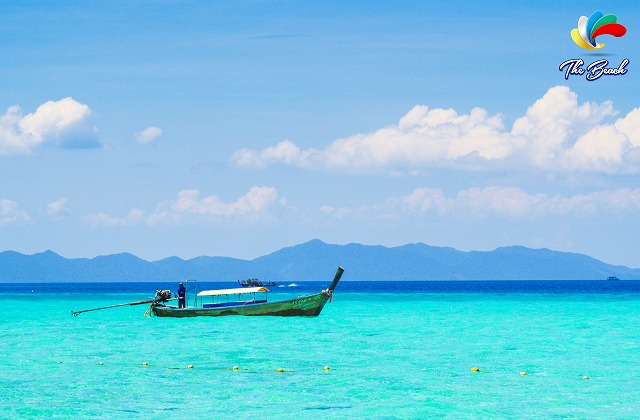 バンブー島（ロングテイルボート）