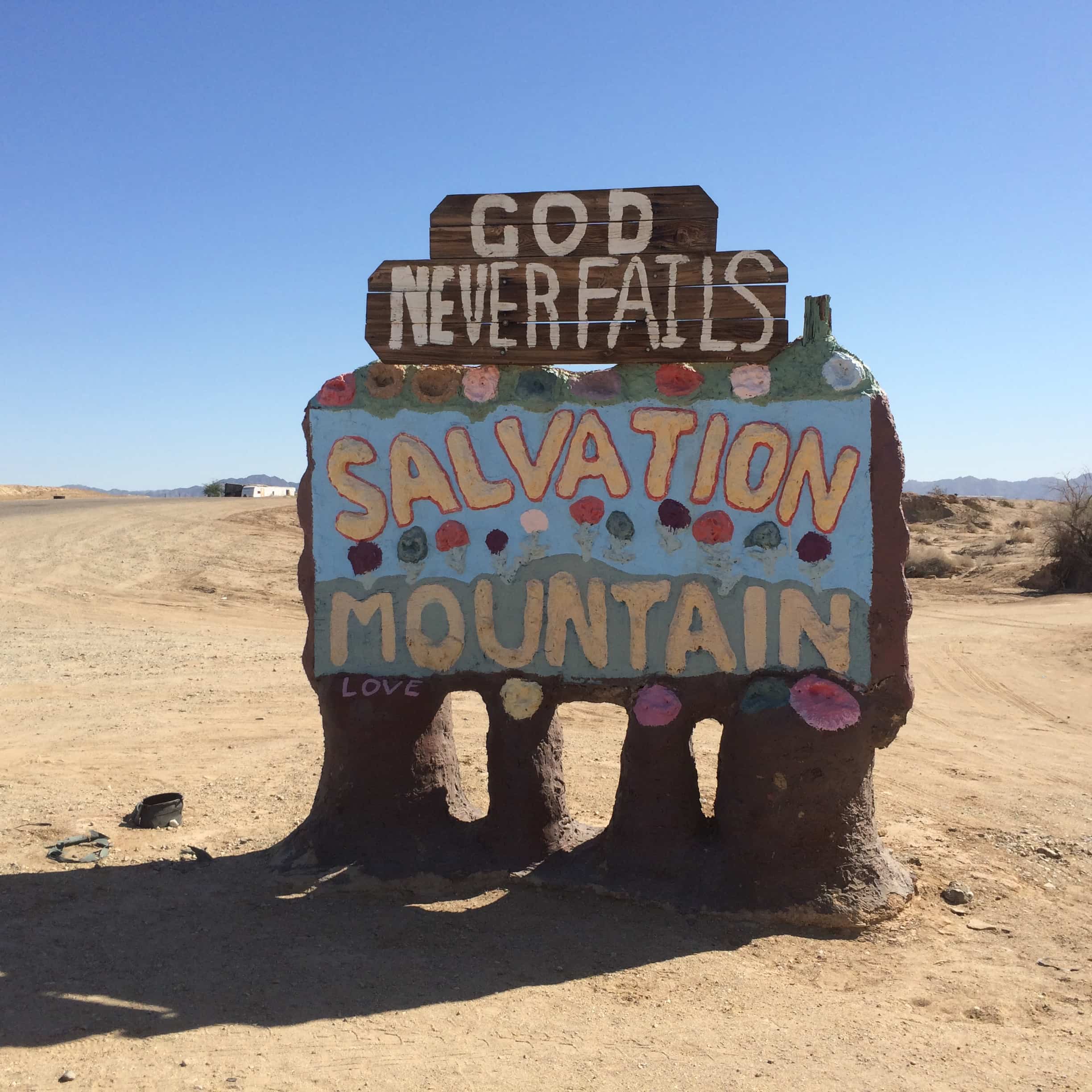 サルべーションマウンテン