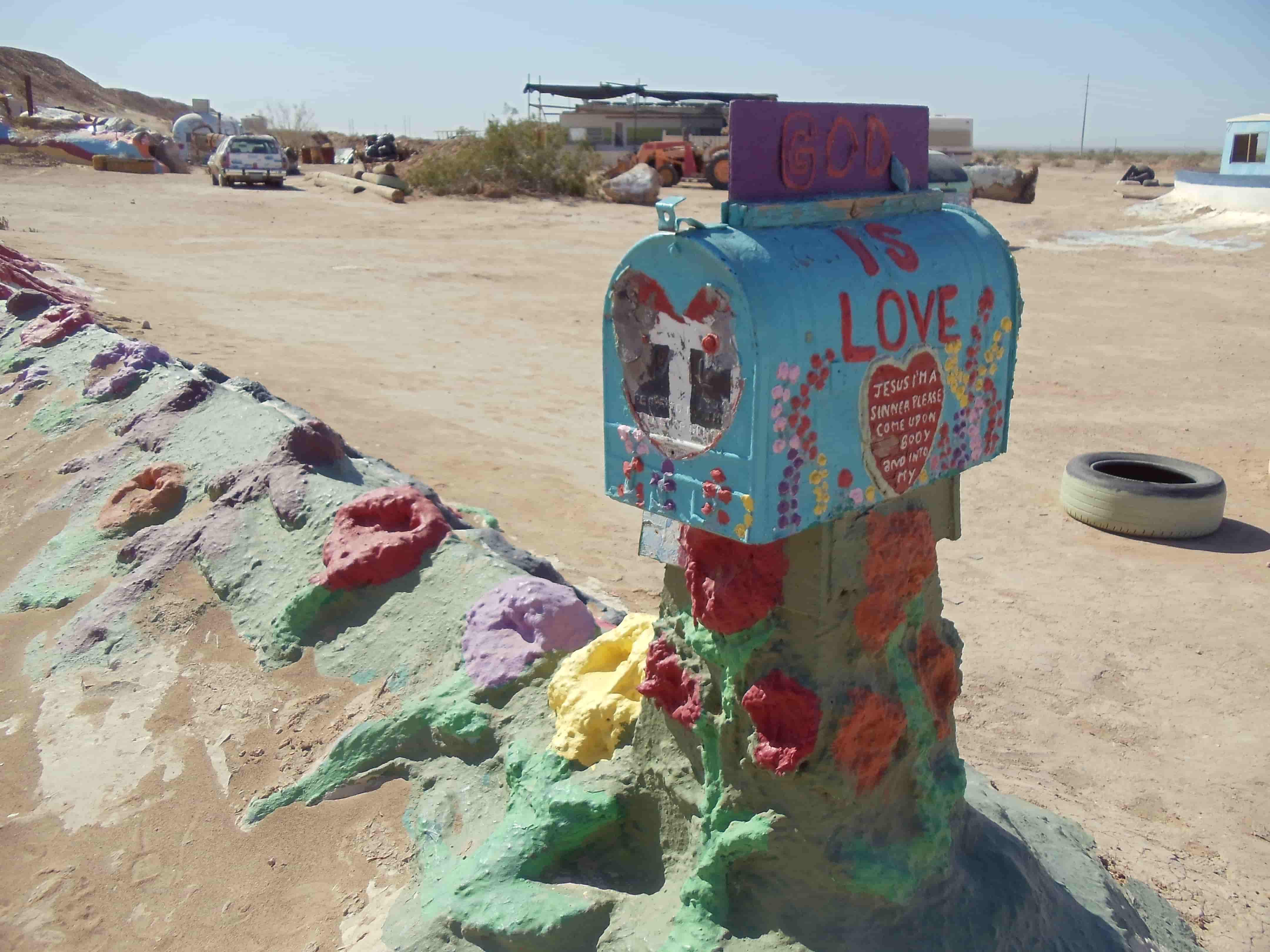 サルべーションマウンテン