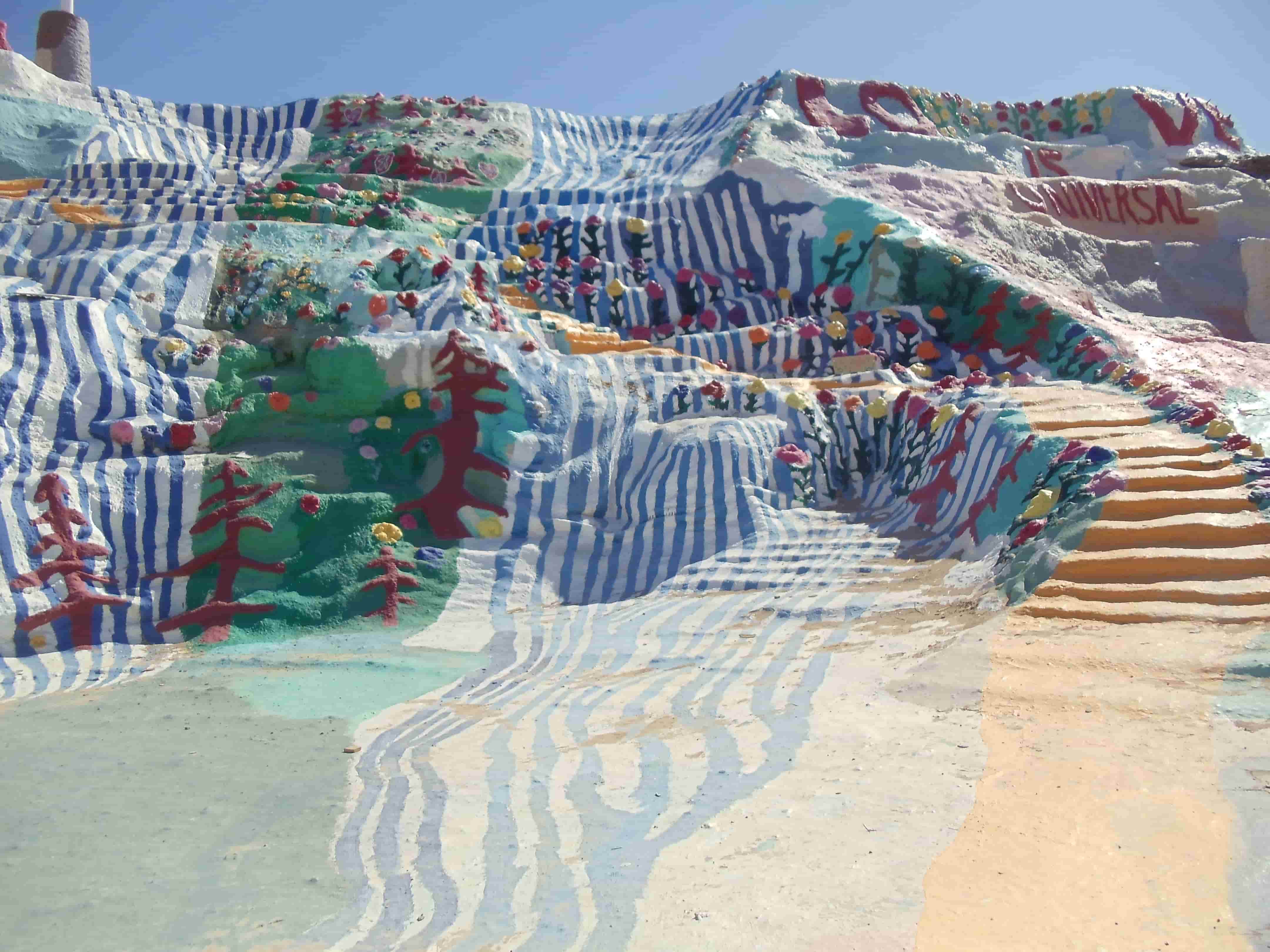 サルべーションマウンテン