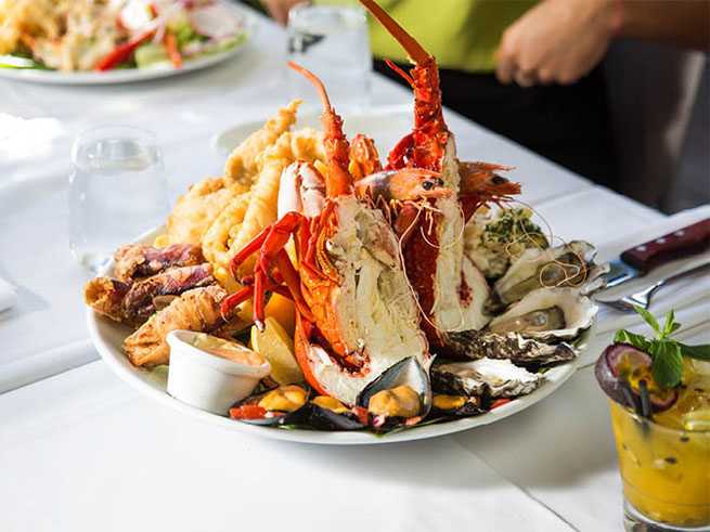新鮮なシーフード料理を満喫