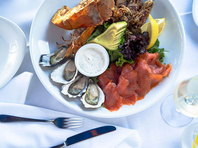 新鮮なシーフード料理を満喫