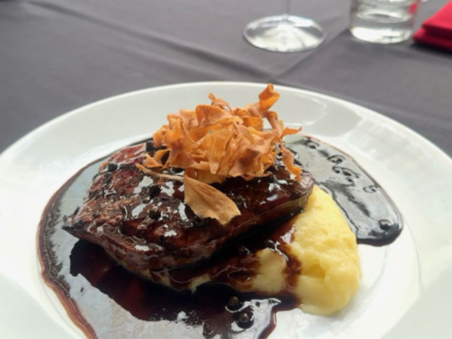 本場のオージービーフやオーストラリア料理を堪能 