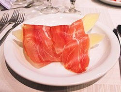 スタッフイチ推し!のローマ料理ランチ付き