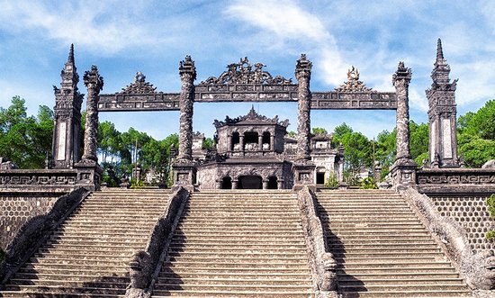 ＜ホイアン発＞  フエ・ホイアン 2つの世界遺産欲張り周遊！