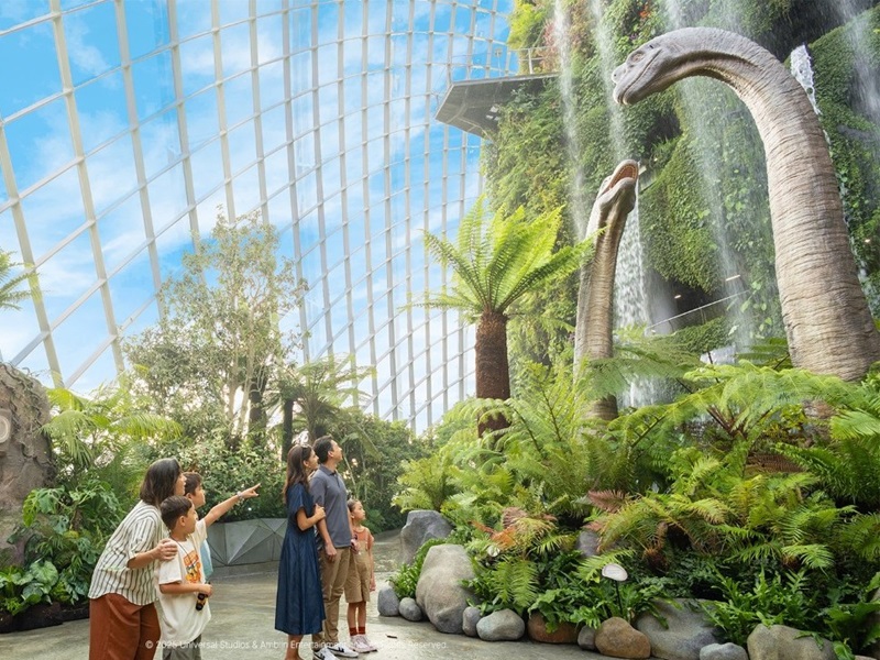 \ あのジュラシック ワールドがクラウド・フォレストをジャック /