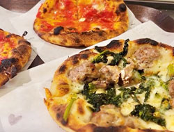 レストランでは味わえないB級グルメ付き	