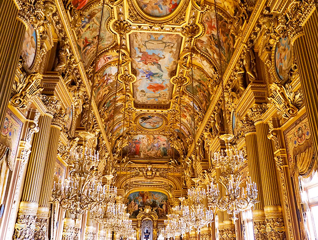 建築や美術史に詳しい日本語ガイドをチャーター！