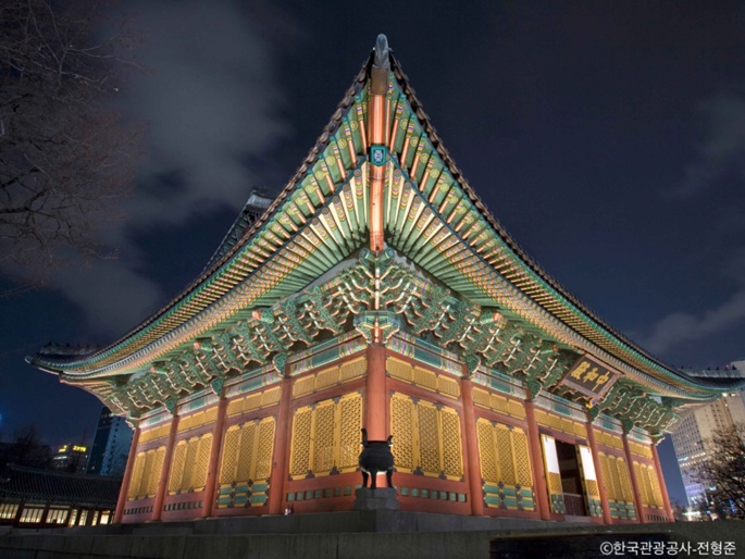 徳寿宮夜間観覧で幻想的な宮殿美を満喫