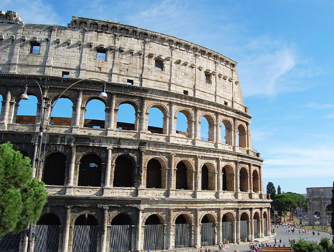 世界遺産コロッセオとフォロ・ロマーノ入場チケット付き！半日観光