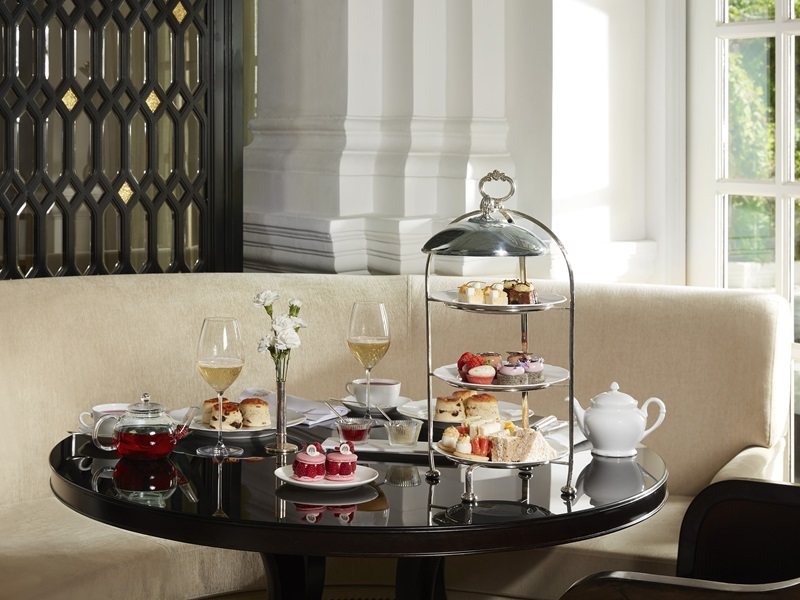 華やかな空間で楽しむ『アフタヌーンティー』