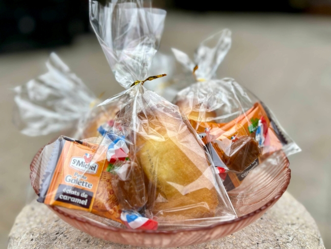 プチお土産試食セット、モンサンミッシェル島内・対岸のマップをプレゼント