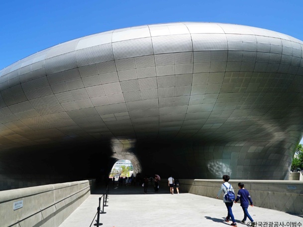 東大門デザーインプラザ