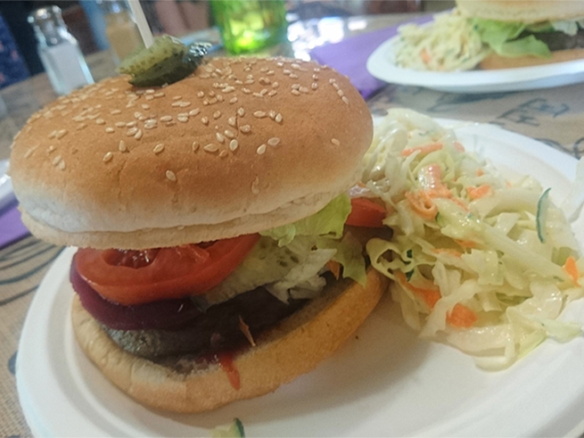 昼食と自然の彩り