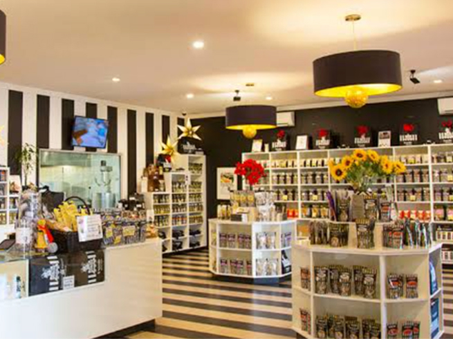 地元グルメと試食・試飲