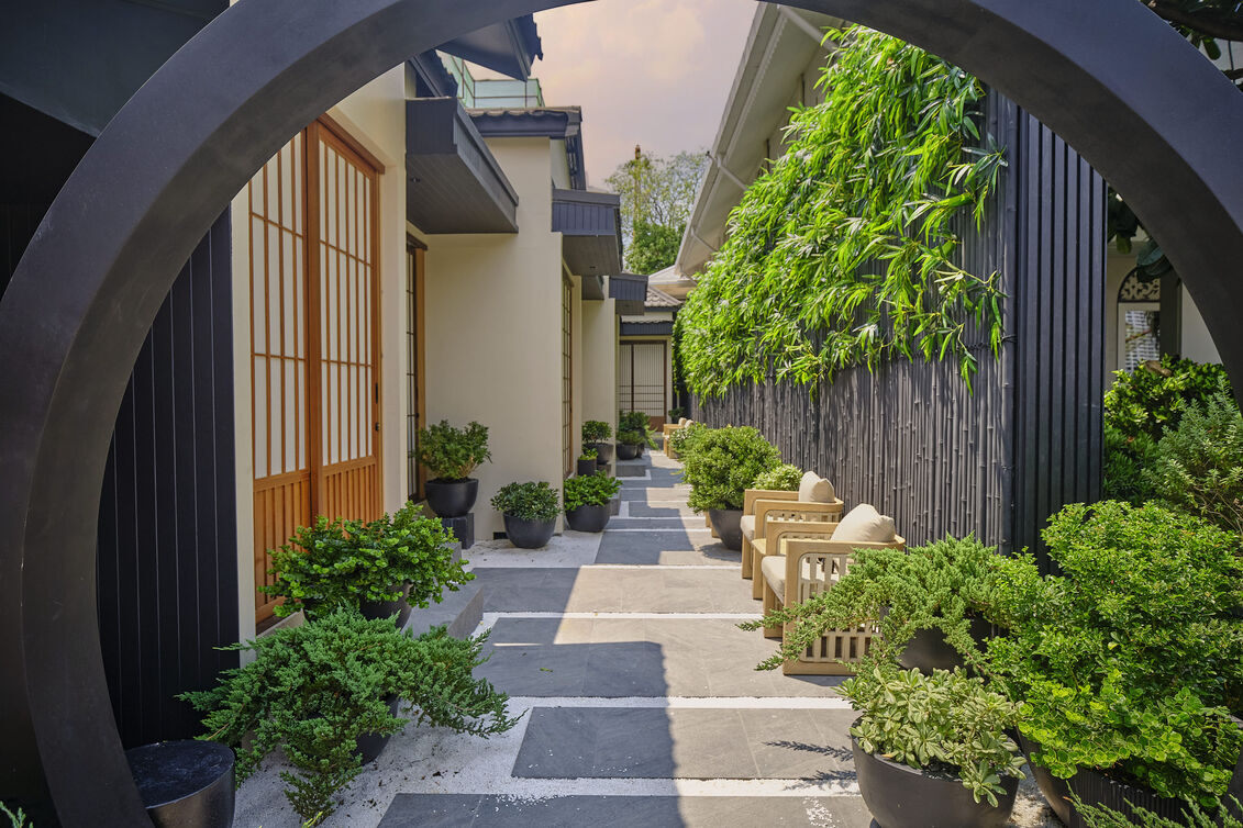 集合場所の専用ラウンジをご利用いただけます。