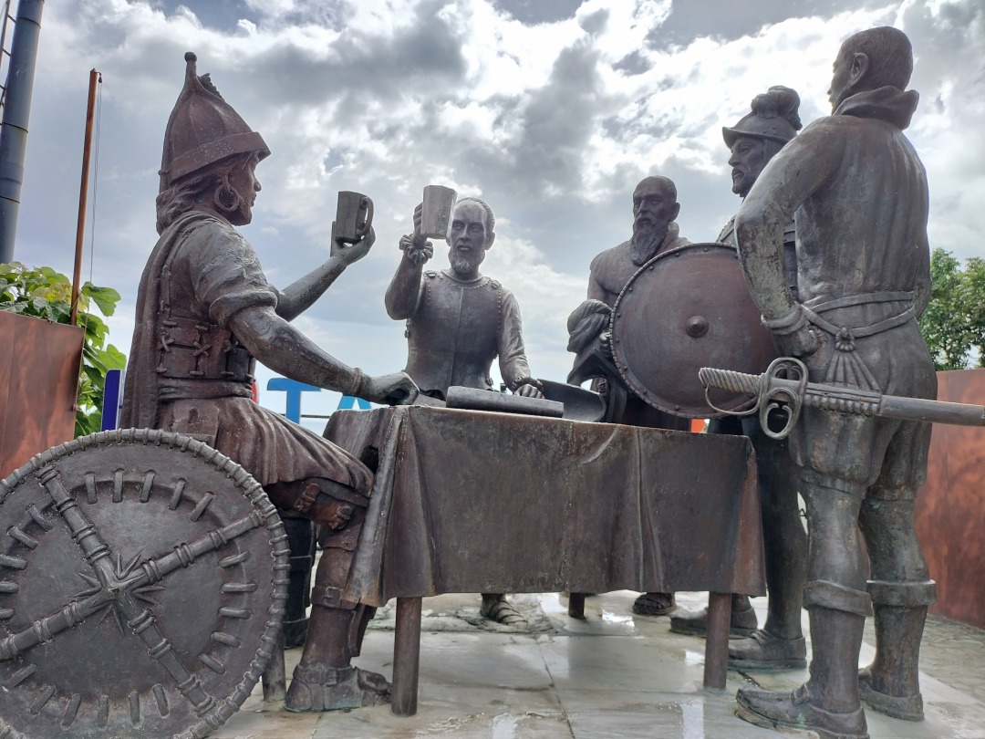 ★歴史的な建造物「血盟記念碑」