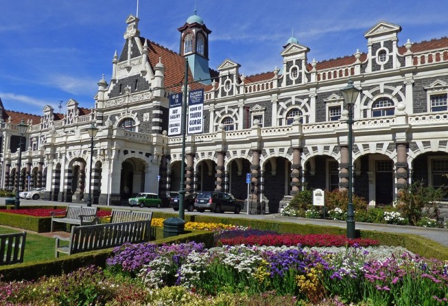 人気列車「タイエリ渓谷鉄道」乗車付き！ダニーデン観光2泊3日宿泊付きパッケージ  クイーンズタウン発クライストチャーチ着