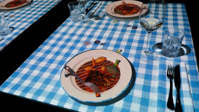 3Dプロジェクションと極上コース料理が織りなす“シネマ・ダイニング”