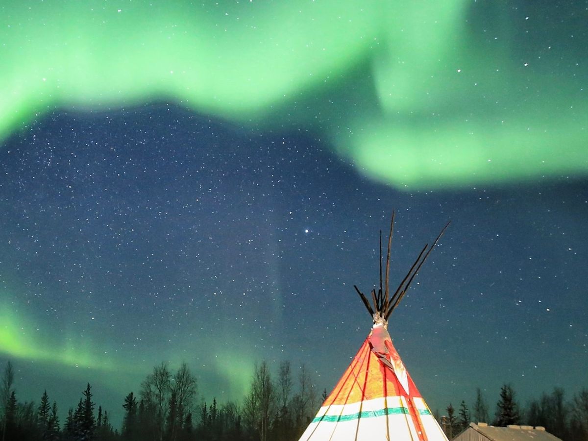 【宿泊付き】冬のオーロラ鑑賞ツアー3日間（イエローナイフ2泊）《英語ガイド / イエローナイフ発着》
