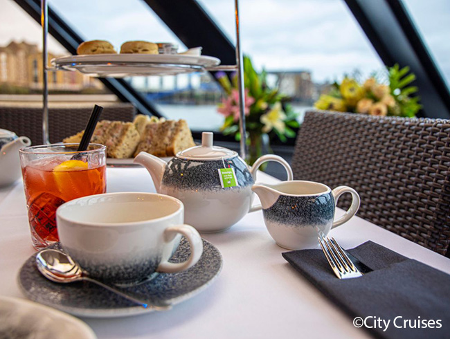 アフタヌーンティー×クルーズ観光を一度に満喫♪