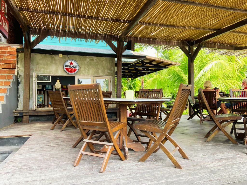 スパとなりのパンタイ レストラン