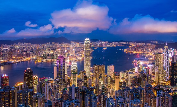 【四川料理のディナー＆ピークトラム乗車券付き！】ビクトリアピークで100万ドルの夜景を堪能！　