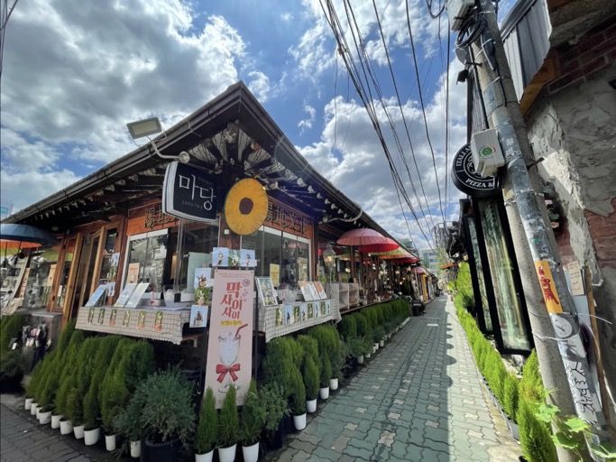  伝統工芸の街「仁寺洞」とレトロな雰囲気がおしゃれな「益善洞」