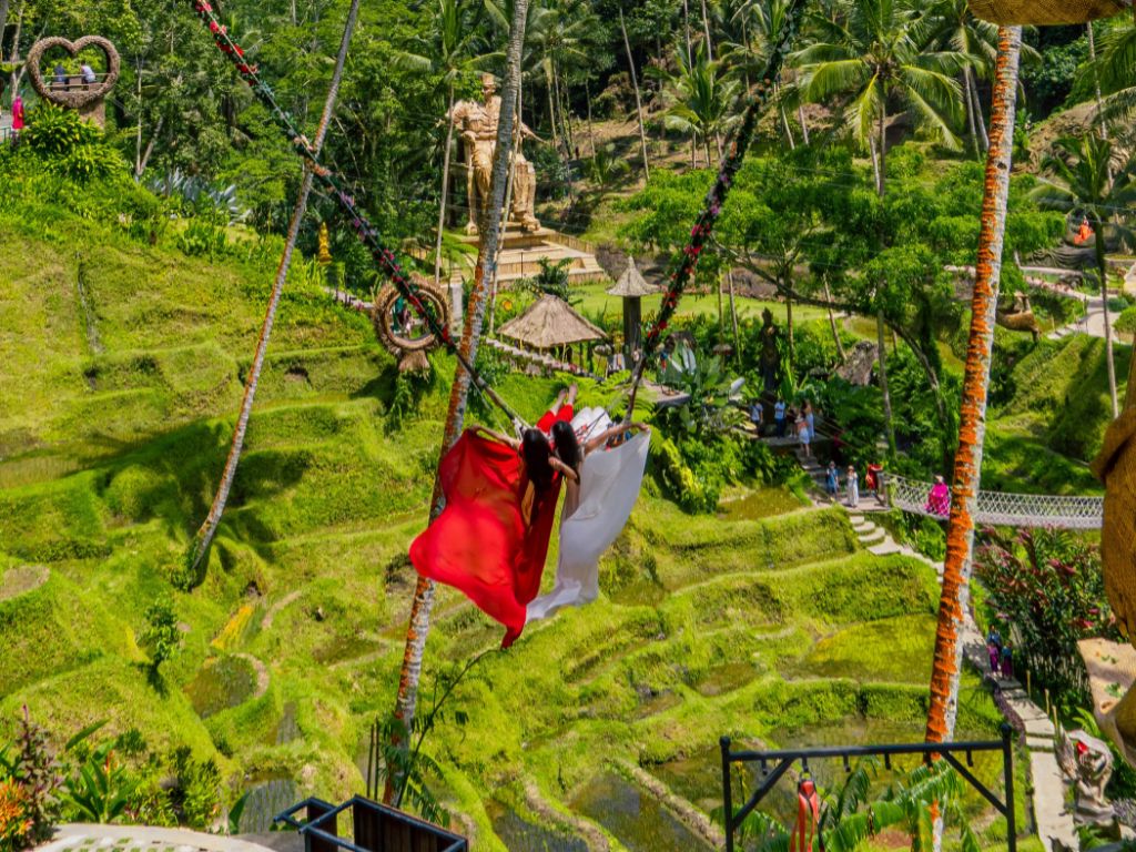 バリ伝統文化 × フォトジェニック体験　バロンダンス・寺院・絶景アラスハルム・ルワックコーヒー