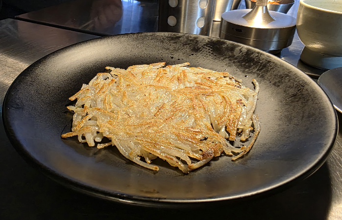 🍶おしゃれなダイニングで、作り立てのチヂミと生マッコリを堪能!