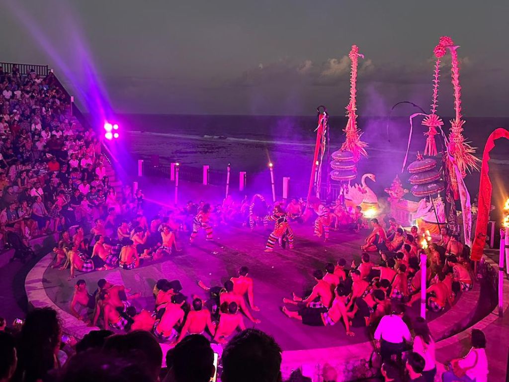 ムラスティビーチ・ケチャックダンス