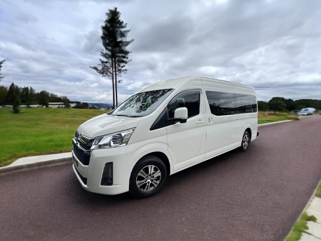専用車でホテルまで快適に直行