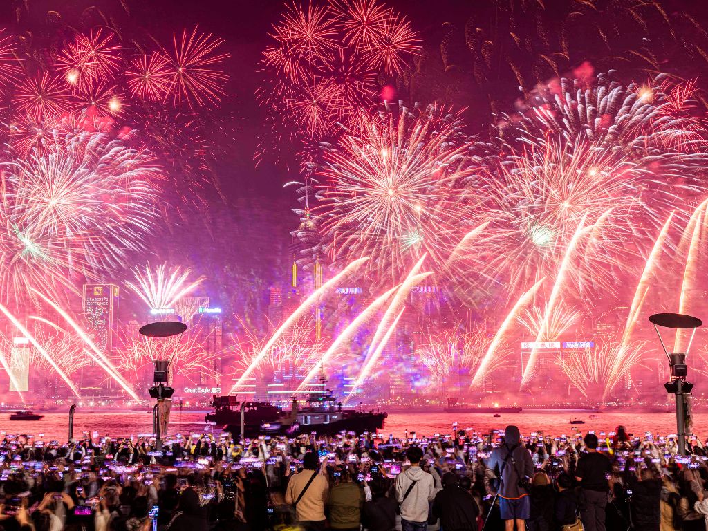 ニューイヤーカウントダウン花火鑑賞＜特別観賞エリア付＞＆ミシュラン1つ星「夜上海」特別ディナー【2026年12月31日限定】