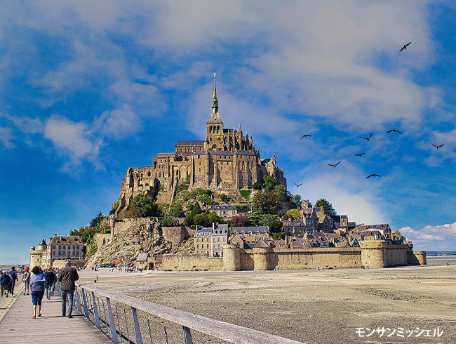 パリの中心⇔モンサンミッシェル バスで楽々アクセス!