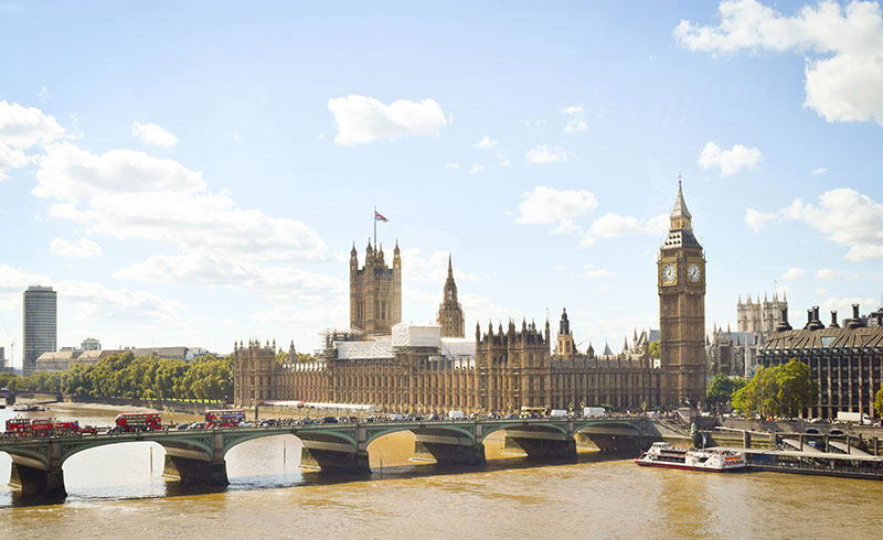 ロンドンのご滞在ホテルからの出発でとっても便利!
